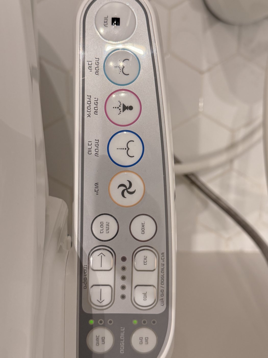 פאנל הבקרה של ה־Cleanset, קרוב על הכפתורים